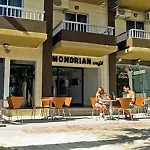 Point Complex מלון דירות קאורה