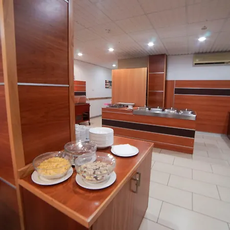 콰라 포인트 홀리데이 컴플렉스 3*