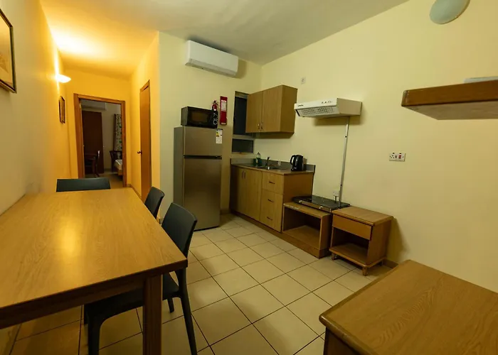 Ξενοδοχείο με διαμερίσματα Point Complex 3*