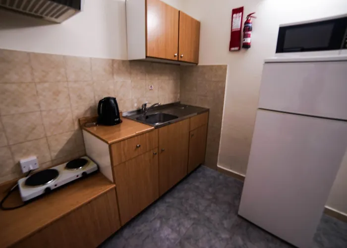 Ξενοδοχείο με διαμερίσματα Point Complex Qawra