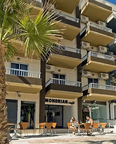 Ξενοδοχείο με διαμερίσματα Point Complex 3*